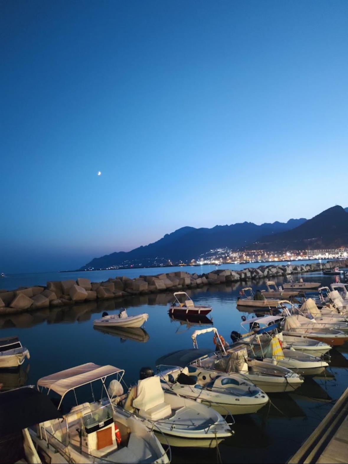 Salerno Mare E Luci Deluxe Leilighet Eksteriør bilde